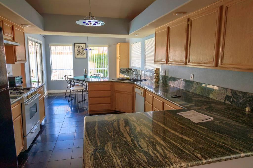Luxury 1900 Sq Ft House Huge 46 Ft Pool & Hot Spa Las Vegas Eksteriør bilde